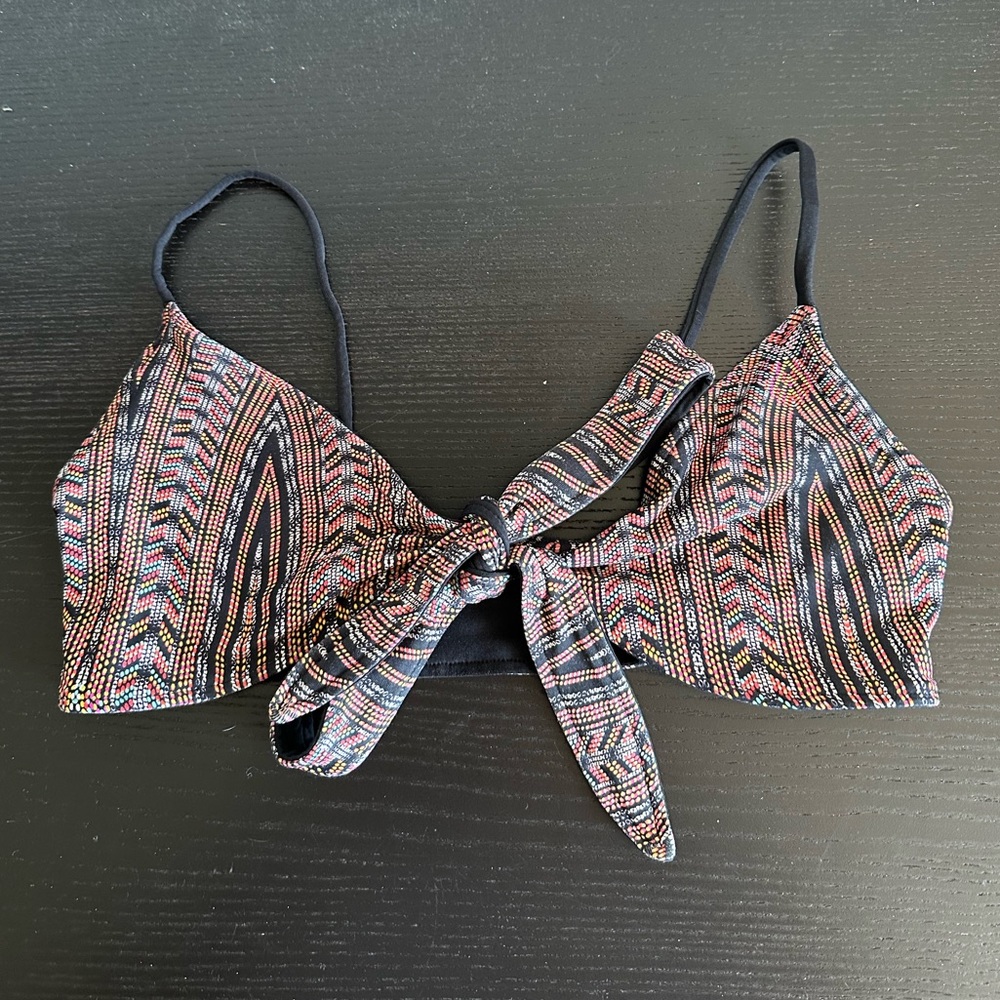 L* SPACE Multicolor Aztec Design Front Tie Bikini Top Size XS EUC